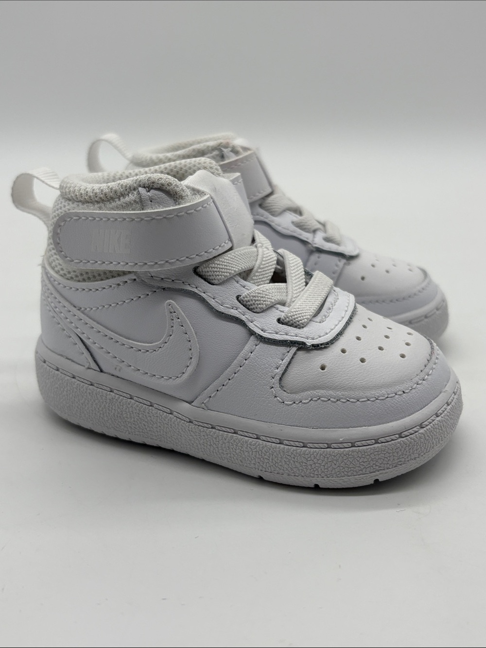 Nike Court Borough Mid 2 Kids' White High-Top Sneakers